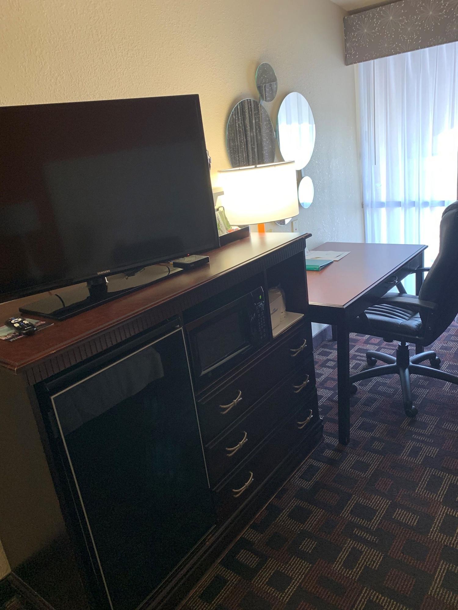 ฮาวเวิร์ด จอห์นสัน บาย วินด์แฮม โอคลาโฮมาซิตี้ Hotel ภายนอก รูปภาพ