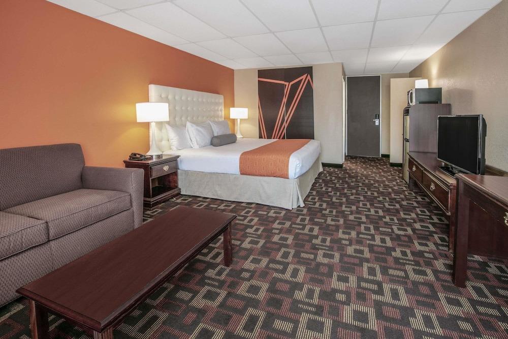 ฮาวเวิร์ด จอห์นสัน บาย วินด์แฮม โอคลาโฮมาซิตี้ Hotel ภายนอก รูปภาพ